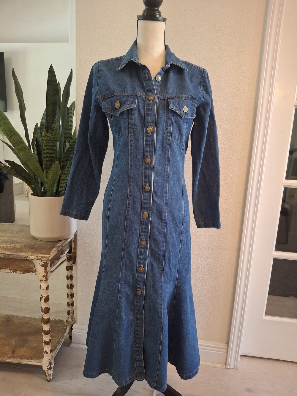 Vintage 70s Style Navi Button-Front Denim Maxi Dress in Blue